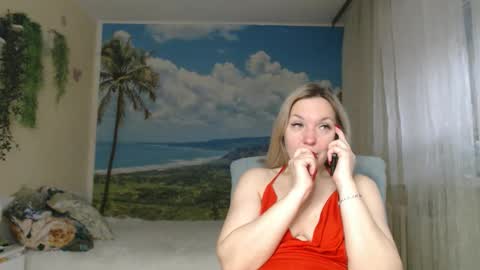 Snapshot of soaring_love chatting on 11/26/25, 05:19 Masha online show from 11/26/25, 05:19