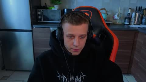 kluvr4 online show from 02/08/26, 06:06