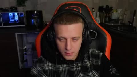 kluvr4 online show from 02/22/26, 10:19