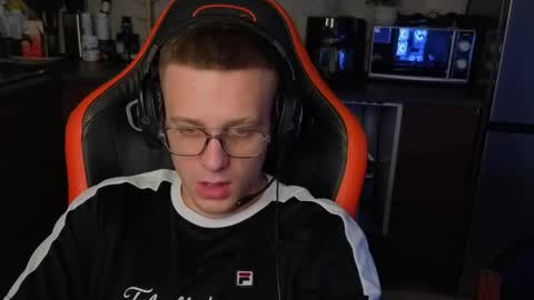 kluvr4 online show from 02/24/26, 02:42