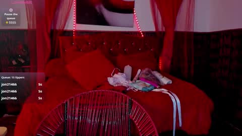 Snapshot of sobigcurvy44 chatting on 10/21/25, 03:18 leidy online show from 10/21/25, 03:18