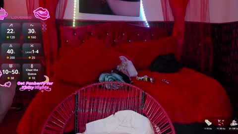 Snapshot of sobigcurvy44 chatting on 11/05/25, 04:23 leidy online show from 11/05/25, 04:23