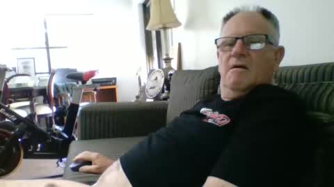 Snapshot of sofar06 chatting on 12/24/24, 12:11 sofar06 online show from 12/24/24, 12:11