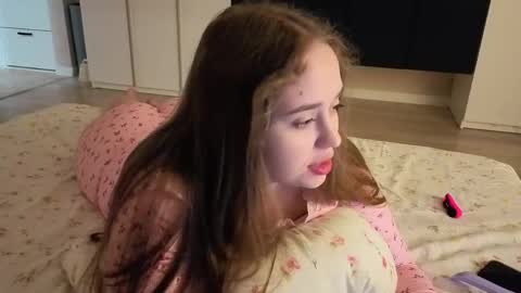 Sophy online show from 04/12/26, 07:52