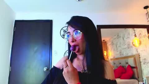 Snapshot of soffi_roberts chatting on 03/28/26, 01:11 sofiia online show from 03/28/26, 01:11