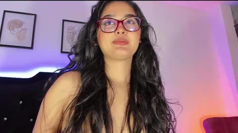 Snapshot of soffi_sweet1 chatting on 12/30/24, 04:20 Danna online show from 12/30/24, 04:20