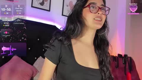 Snapshot of soffi_sweet1 chatting on 02/19/25, 04:12 Danna online show from 02/19/25, 04:12