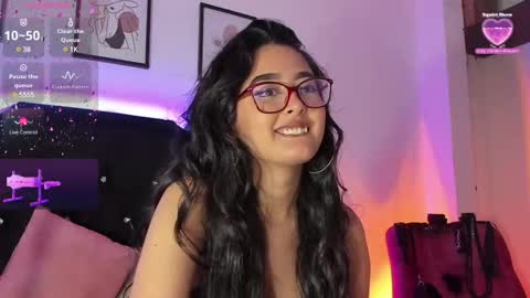 Snapshot of soffi_sweet1 chatting on 02/22/25, 06:06 Danna online show from 02/22/25, 06:06