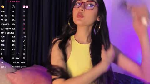 Snapshot of soffi_sweet1 chatting on 10/25/25, 11:40 Danna online show from 10/25/25, 11:40