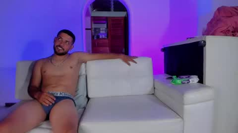 Sofia Valentina 3 online show from 03/02/25, 04:10