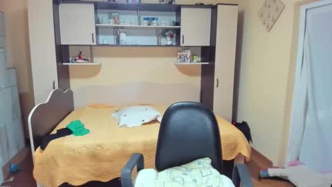 Snapshot of soffy_skye chatting on 02/01/26, 04:44 Soffy online show from 02/01/26, 04:44