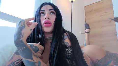 Snapshot of sofhia_cruz chatting on 11/01/25, 06:32 sofhia cruz online show from 11/01/25, 06:32