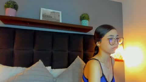 Snapshot of sofi_alix chatting on 05/18/26, 06:58 S O F I online show from 05/18/26, 06:58