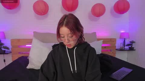 Snapshot of sofi_bakerrr chatting on 12/06/24, 11:33 Sofia online show from 12/06/24, 11:33