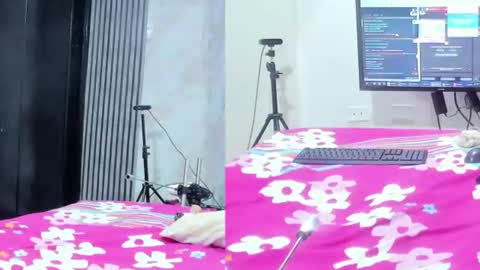 Snapshot of sofi_boll25 chatting on 07/27/26, 03:13 sofi_boll25 online show from 07/27/26, 03:13