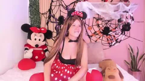sofi_cuttie online show from 10/27/25, 08:02