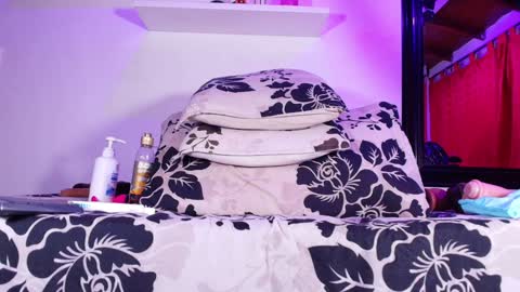 Sofia online show from 01/09/25, 03:04