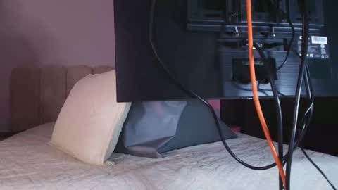 Sofia online show from 11/14/25, 11:53