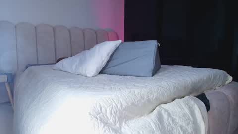 Sofia online show from 11/22/25, 11:53