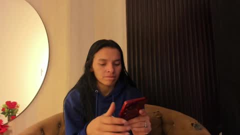 Snapshot of sofi_lassa_ chatting on 04/03/26, 12:30 SOFIA online show from 04/03/26, 12:30