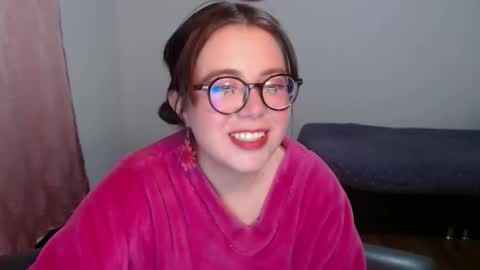 Sofi Lynch online show from 12/05/25, 06:22