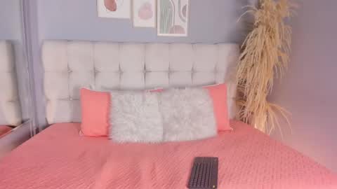 Sofia online show from 03/12/25, 01:25