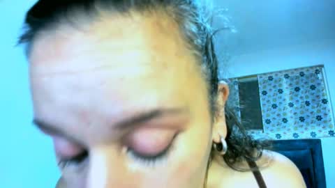 Snapshot of sofi_saliva2511 chatting on 10/17/25, 06:32  sofi online show from 10/17/25, 06:32