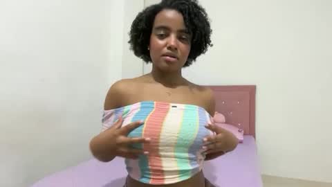 Snapshot of sofi_z chatting on 11/21/25, 07:12 Sofi online show from 11/21/25, 07:12