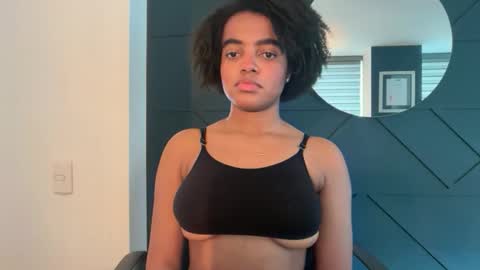 Snapshot of sofi_z chatting on 12/04/25, 05:54 Sofi online show from 12/04/25, 05:54