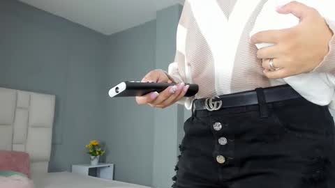 Snapshot of sofia__salazar chatting on 02/06/26, 12:19 sofia__salazar online show from 02/06/26, 12:19