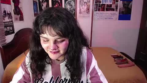 Snapshot of sofia_coolle chatting on 11/18/25, 09:08 Sofi online show from 11/18/25, 09:08