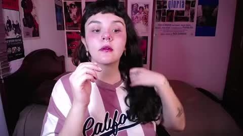 Snapshot of sofia_coolle chatting on 05/21/26, 09:33 Sofi online show from 05/21/26, 09:33
