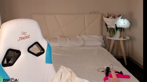 Snapshot of sofia_gaze chatting on 06/25/26, 02:33 Sofia Gaze online show from 06/25/26, 02:33