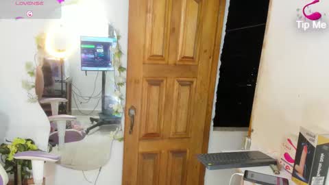 Snapshot of sofia_gold_ chatting on 03/15/26, 11:44 sofia online show from 03/15/26, 11:44