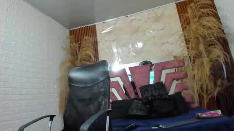 sofia gutierrez   online show from 02/16/25, 12:52