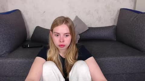 Sofia here online show from 05/14/26, 12:06