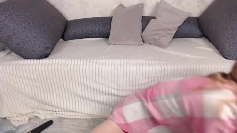 Sofia here online show from 05/20/26, 12:06