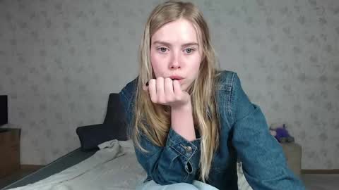 Sofia here online show from 05/21/26, 11:56