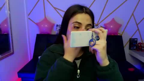 sofia_lara28 online show from 02/17/26, 12:23