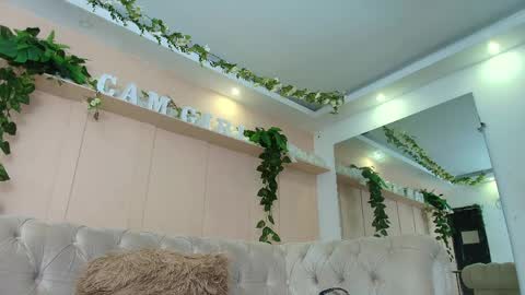 Snapshot of sofia_laverde chatting on 04/12/26, 05:07 Sofi online show from 04/12/26, 05:07