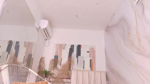 Snapshot of sofia_laverde chatting on 04/22/26, 06:42 Sofi online show from 04/22/26, 06:42