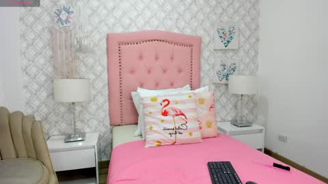 Snapshot of sofia_martinez9 chatting on 04/01/26, 07:22 sofia_martinez9 online show from 04/01/26, 07:22