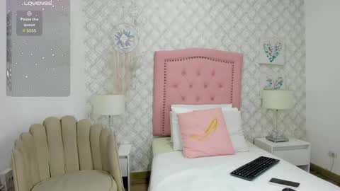 Snapshot of sofia_martinez9 chatting on 05/27/26, 07:11 sofia_martinez9 online show from 05/27/26, 07:11