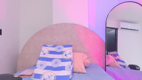 Snapshot of sofia_martinn chatting on 11/25/25, 03:06 Sofia online show from 11/25/25, 03:06