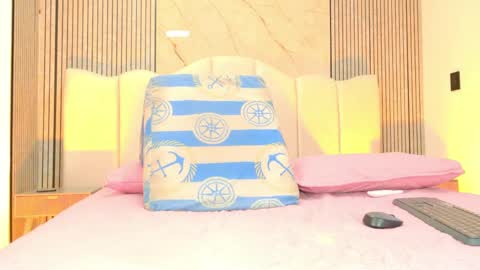 Snapshot of sofia_martinn chatting on 04/11/26, 03:22 Sofia online show from 04/11/26, 03:22