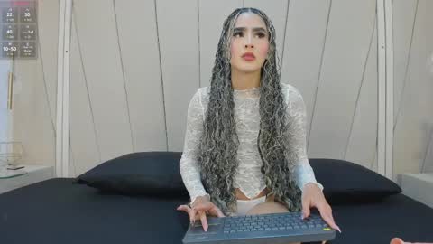 Sofia Mercer online show from 05/21/26, 04:30