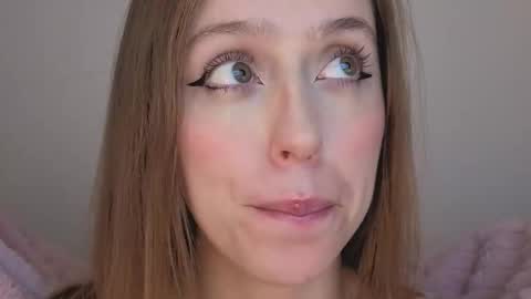     online show from 10/08/25, 03:59