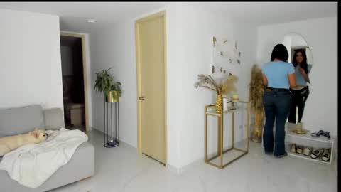 Snapshot of sofia_rivers_ chatting on 10/04/25, 11:25 sofia_rivers_ online show from 10/04/25, 11:25