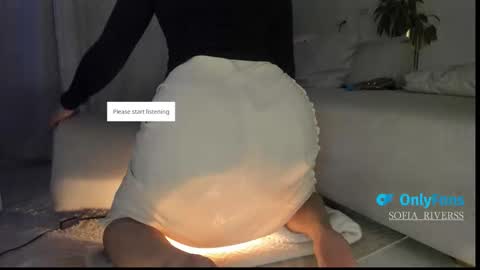 Snapshot of sofia_rivers_ chatting on 10/28/25, 12:14 sofia_rivers_ online show from 10/28/25, 12:14