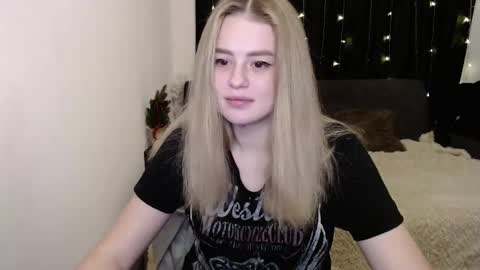 Snapshot of sofia_rosemary chatting on 12/24/24, 11:17 sofia_rosemary online show from 12/24/24, 11:17